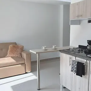 aparta-suites-granada-deluxe.cali-hotels.com/
